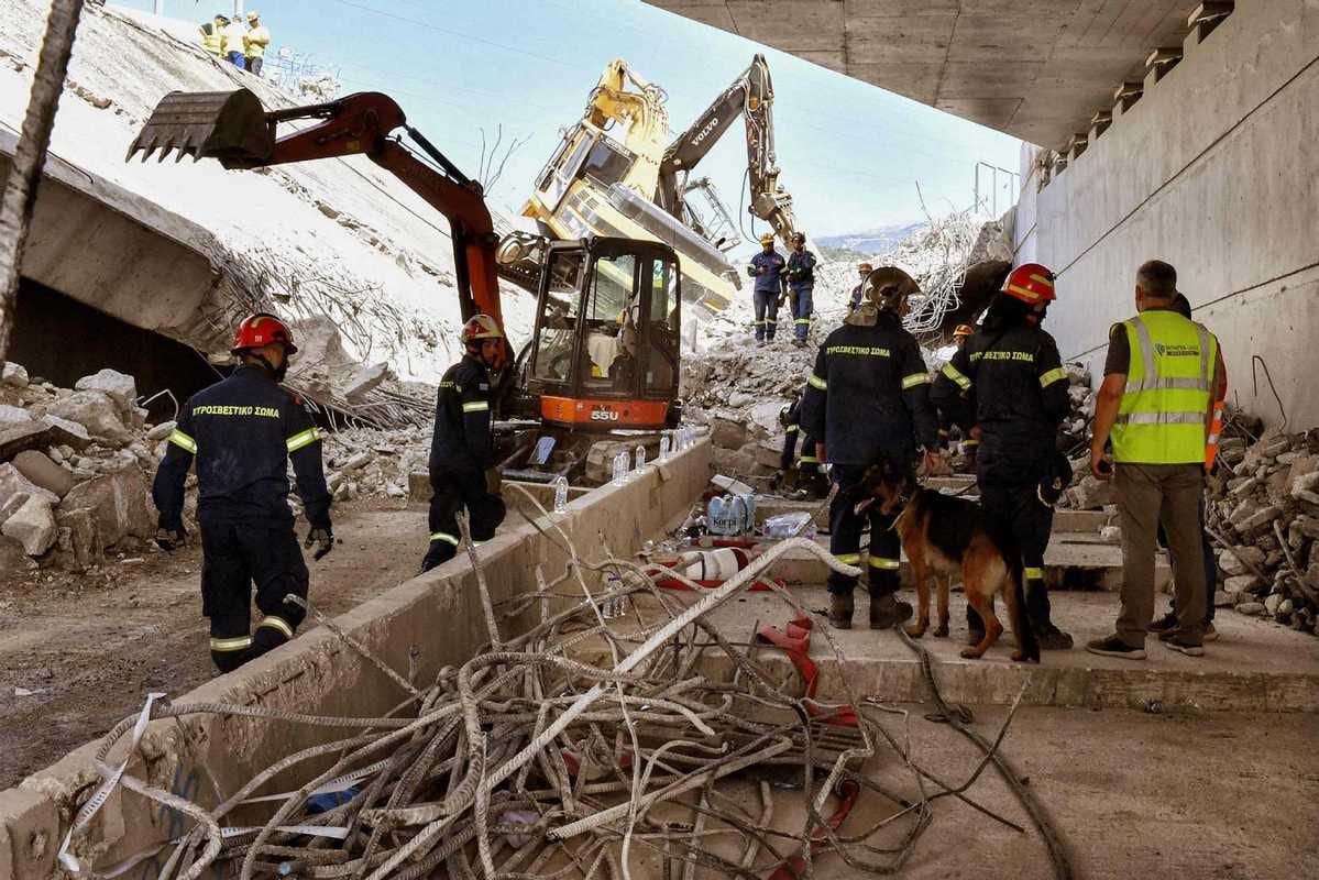 Emergency responders coordinating at a structural incident scene